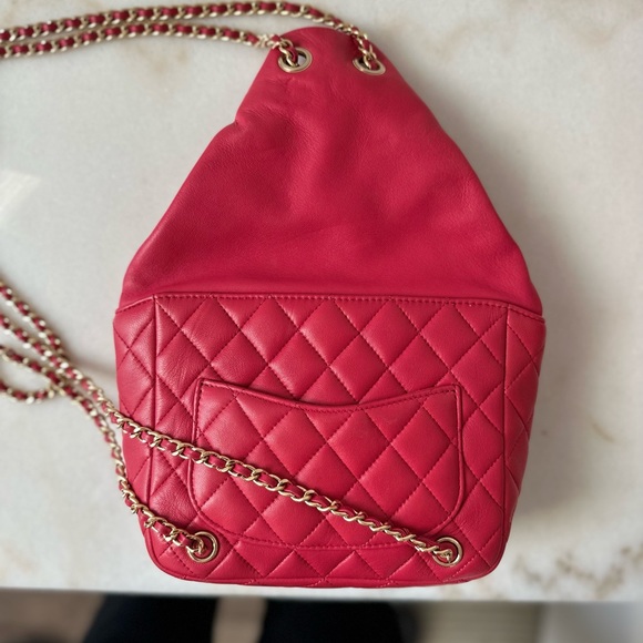 CHANEL
Lambskin Quilted Large In Seoul Backpack Dark Pink - Picture 4 of 5